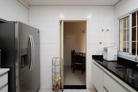 Casa à venda com 169m², 3 quartos e 2 vagasCozinha - Armários