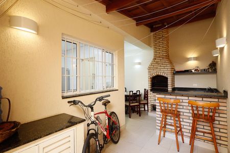 Casa à venda com 169m², 3 quartos e 2 vagasÁrea de Serviço / Churrasqueira 