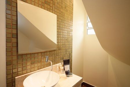 Casa à venda com 169m², 3 quartos e 2 vagasLavabo