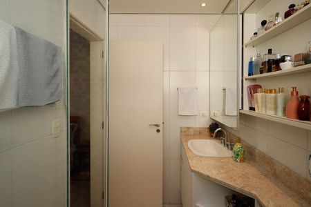 Casa à venda com 169m², 3 quartos e 2 vagasBanheiro da Suíte