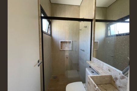 Casa de condomínio para alugar com 350m², 4 quartos e 4 vagasBanheiro 2