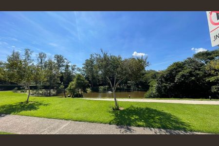 Casa de condomínio para alugar com 350m², 4 quartos e 4 vagasQuintal