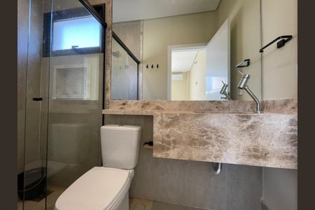 Casa de condomínio para alugar com 350m², 4 quartos e 4 vagasBanheiro 1