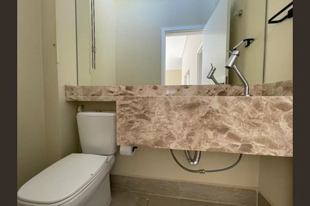 Casa de condomínio para alugar com 350m², 4 quartos e 4 vagasBanheiro 1