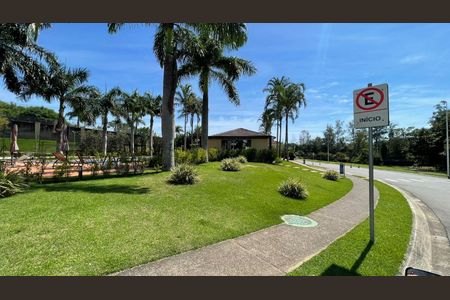 Casa de condomínio para alugar com 350m², 4 quartos e 4 vagasQuintal