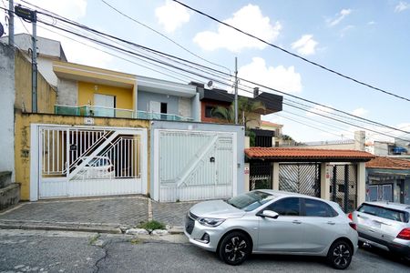 Casa para alugar com 120m², 3 quartos e 2 vagasFachada