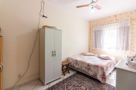 Casa à venda com 213m², 3 quartos e 2 vagasQuarto 2