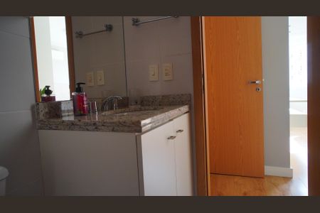 Apartamento para alugar com 62m², 2 quartos e 1 vaga Apartamento para alugar com 62m², 2 quartos e 1 vagaBanheiro 1