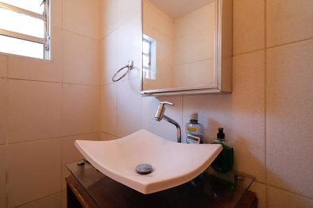 Casa à venda com 157m², 4 quartos e 2 vagasBanheiro