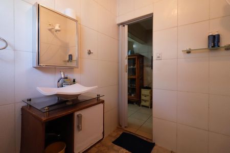 Casa à venda com 157m², 4 quartos e 2 vagasBanheiro