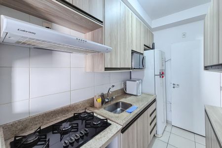 Apartamento à venda com 93m², 3 quartos e 2 vagas Apartamento à venda com 93m², 3 quartos e 2 vagasCozinha e Área de Serviço