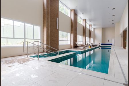 Apartamento à venda com 93m², 3 quartos e 2 vagas Apartamento à venda com 93m², 3 quartos e 2 vagasÁrea comum - Piscina