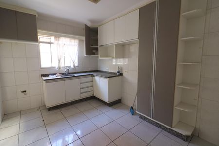 Casa à venda com 150m², 5 quartos e 2 vagasCozinha