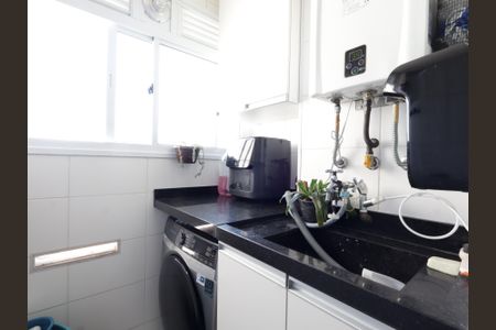 Apartamento à venda com 58m², 3 quartos e 1 vagaÁrea de Serviço