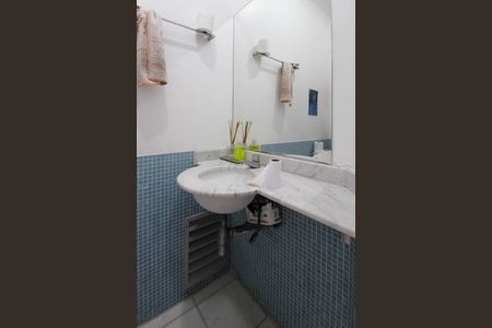 Casa de condomínio para alugar com 150m², 3 quartos e 2 vagasLavabo