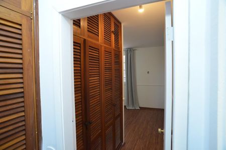 Casa de condomínio para alugar com 600m², 4 quartos e 5 vagas