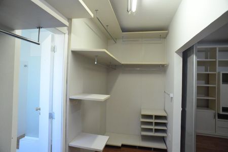 Casa de condomínio para alugar com 600m², 4 quartos e 5 vagas