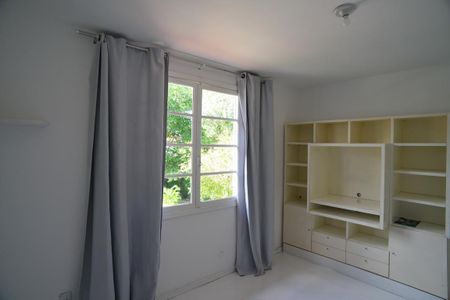 Casa de condomínio para alugar com 600m², 4 quartos e 5 vagas