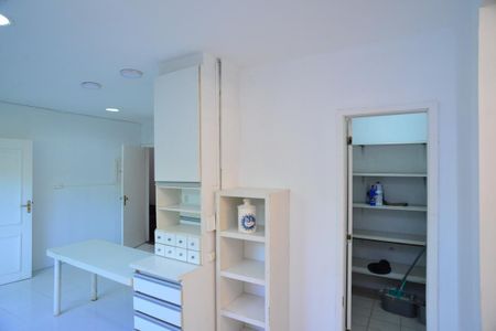 Casa de condomínio para alugar com 600m², 4 quartos e 5 vagas