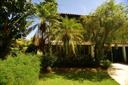 Casa de condomínio para alugar com 600m², 4 quartos e 5 vagas