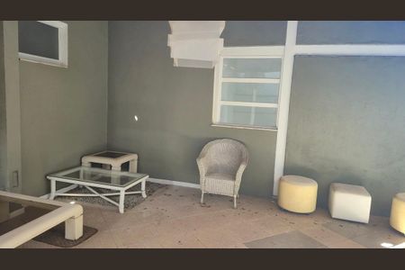 Casa de condomínio para alugar com 600m², 4 quartos e 5 vagas