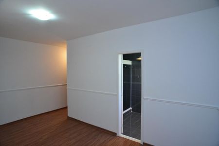 Casa de condomínio para alugar com 600m², 4 quartos e 5 vagas