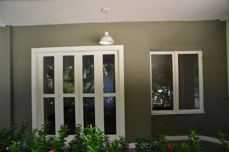 Casa de condomínio para alugar com 600m², 4 quartos e 5 vagas