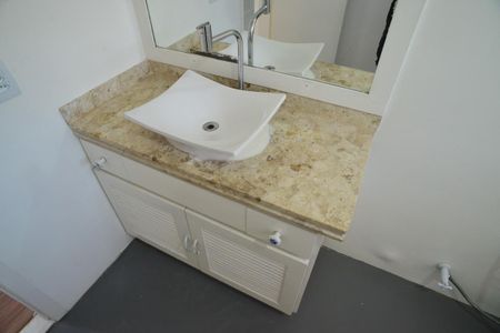 Casa de condomínio para alugar com 600m², 4 quartos e 5 vagas