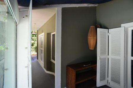 Casa de condomínio para alugar com 600m², 4 quartos e 5 vagas