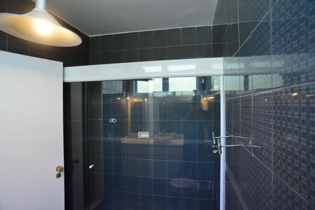 Casa de condomínio para alugar com 600m², 4 quartos e 5 vagas