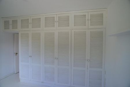 Casa de condomínio para alugar com 600m², 4 quartos e 5 vagas