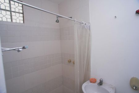 Casa de condomínio para alugar com 600m², 4 quartos e 5 vagas