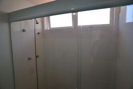 Casa de condomínio para alugar com 600m², 4 quartos e 5 vagas