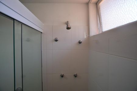 Casa de condomínio para alugar com 600m², 4 quartos e 5 vagas