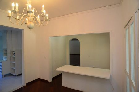 Casa de condomínio para alugar com 600m², 4 quartos e 5 vagas