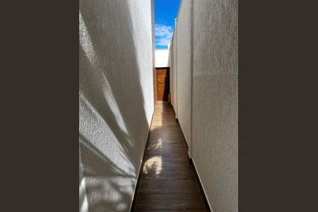 Casa de condomínio para alugar com 260m², 4 quartos e 3 vagasCorredor