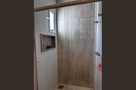 Casa de condomínio para alugar com 260m², 4 quartos e 3 vagasBanheiro