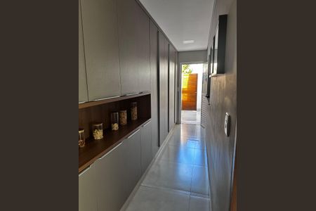 Casa de condomínio para alugar com 260m², 4 quartos e 3 vagasCozinha
