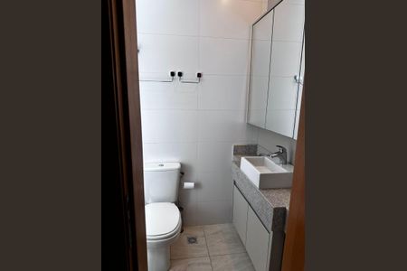 Casa de condomínio para alugar com 260m², 4 quartos e 3 vagas Casa de condomínio para alugar com 260m², 4 quartos e 3 vagasBanheiro