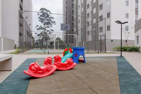 Apartamento à venda com 43m², 2 quartos e 1 vaga Apartamento à venda com 43m², 2 quartos e 1 vagaÁrea comum - Playground