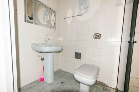 Apartamento à venda com 77m², 3 quartos e sem vagaBanheiro