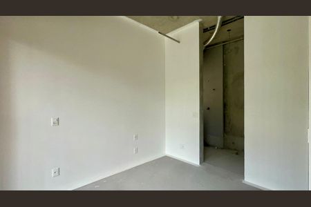 Casa de condomínio à venda com 584m², 4 quartos e 4 vagasSuíte 2