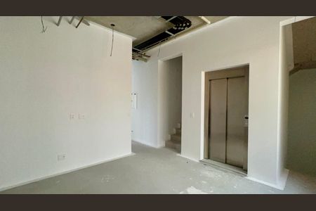 Casa de condomínio à venda com 584m², 4 quartos e 4 vagasLiving 