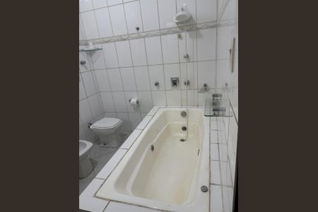 Banheiro de casa à venda com 3 quartos, 220m² em Tucuruvi, São Paulo