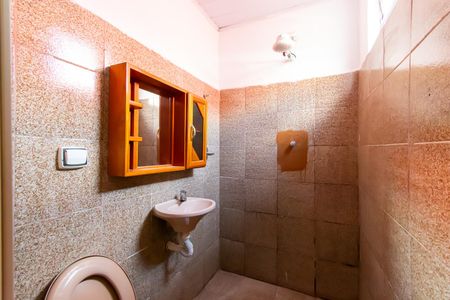 Banheiro de casa para alugar com 1 quarto, 30m² em Vila Bela, São Paulo