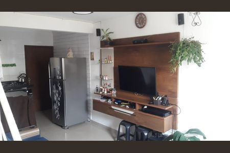 Foto 01 de casa à venda com 2 quartos, 90m² em Vila Paranagua, São Paulo