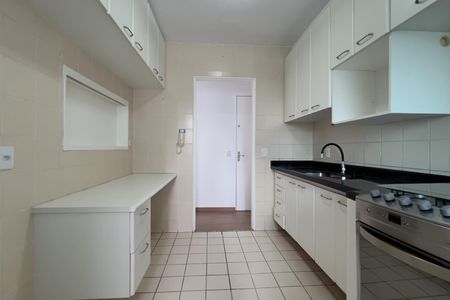 Apartamento para alugar com 56m², 2 quartos e 1 vaga Apartamento para alugar com 56m², 2 quartos e 1 vagaCozinha e Área de Serviço