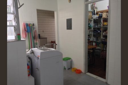 Apartamento à venda com 135m², 3 quartos e 1 vagaÁrea de Serviço