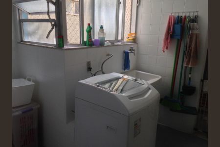 Apartamento à venda com 135m², 3 quartos e 1 vagaÁrea de Serviço