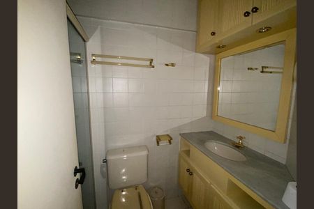 Banheiro de apartamento à venda com 3 quartos, 69m² em Pompeia, São Paulo